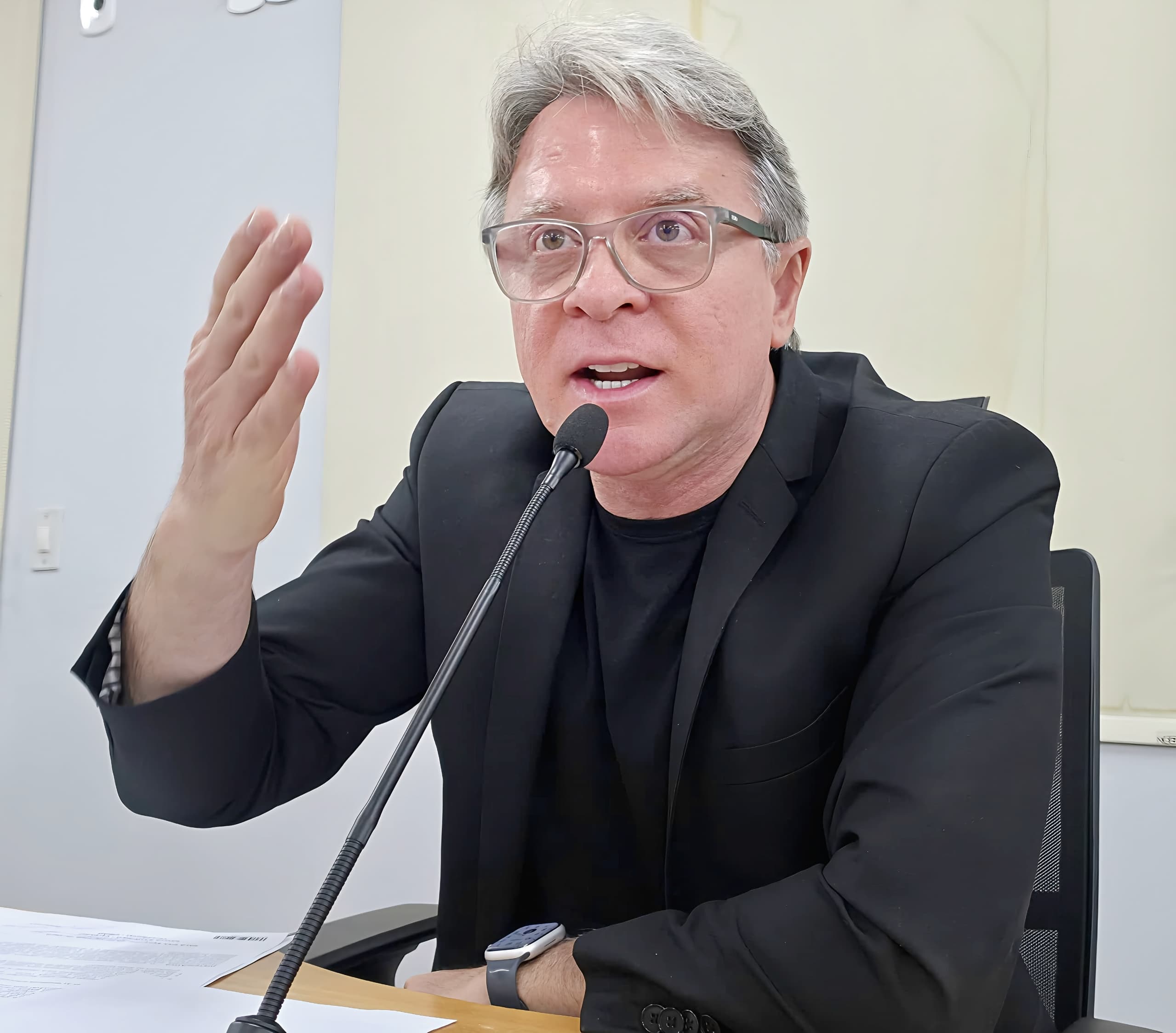 Samyr busca informações sobre subsídios repassados à empresa de transporte coletivo