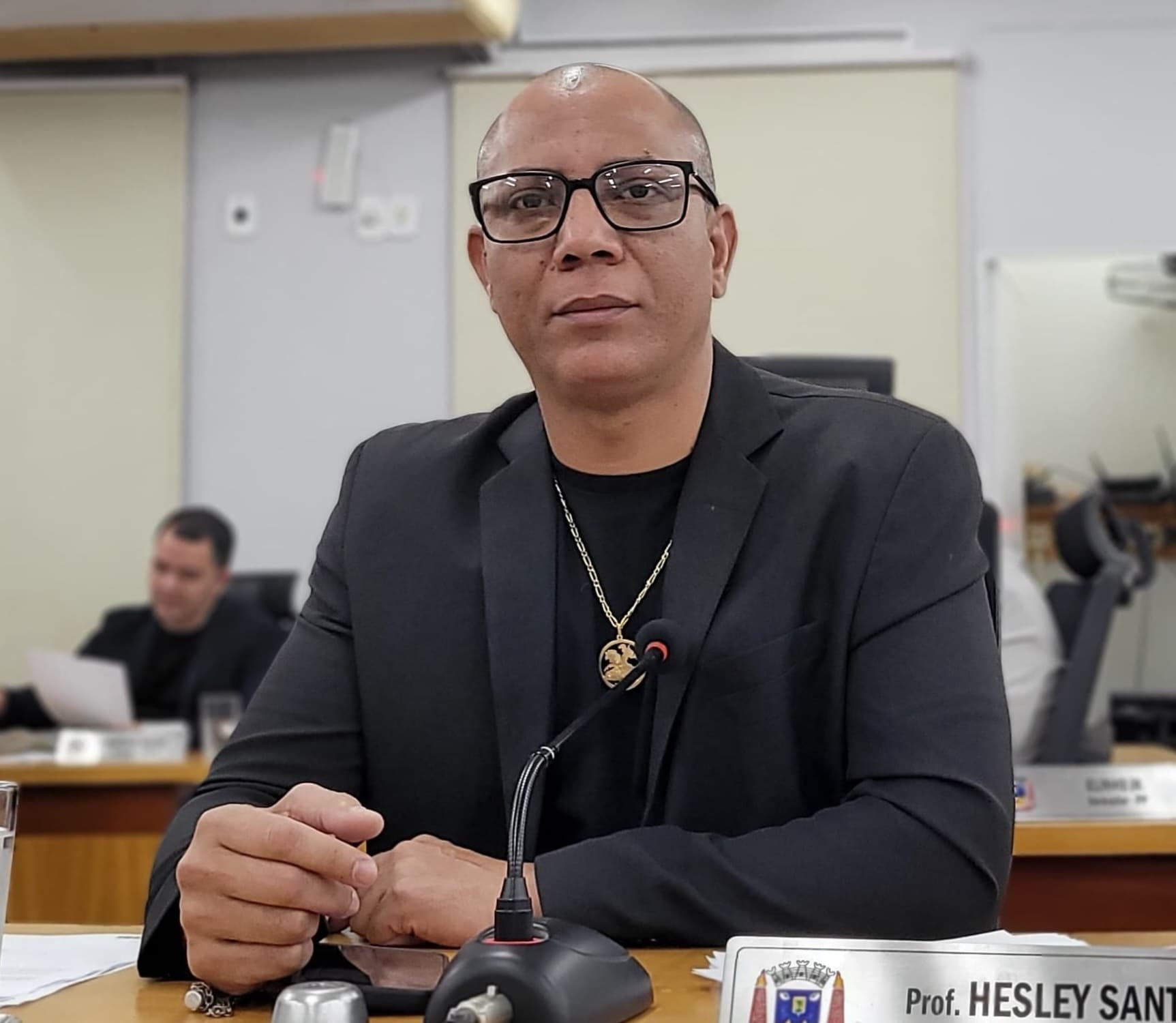 Melhor sinalização é o que pede Hesley para mais segurança no trânsito da cidade