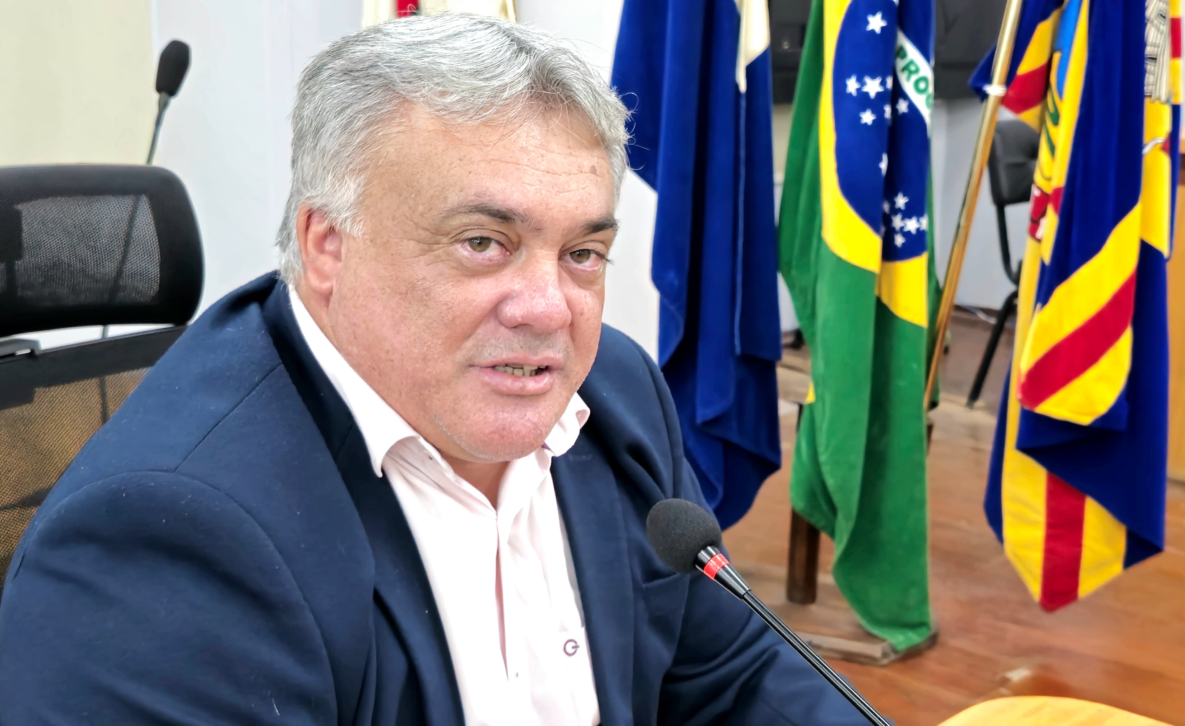 Vereador reivindica drenagem e pavimentação asfáltica da Rua Ceará