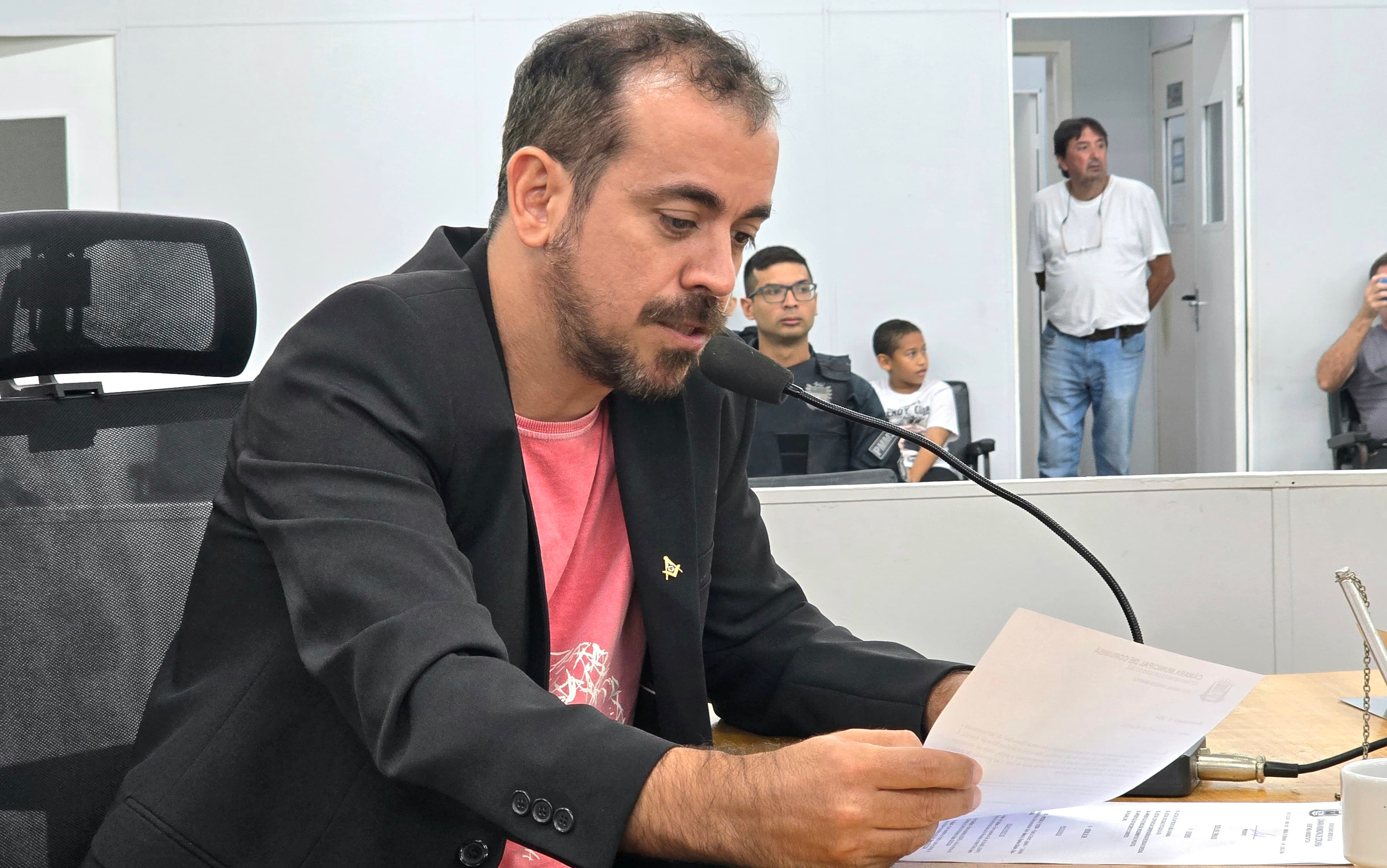 Vereador pede limpeza na região ribeirinha do Distrito de Porto Esperança