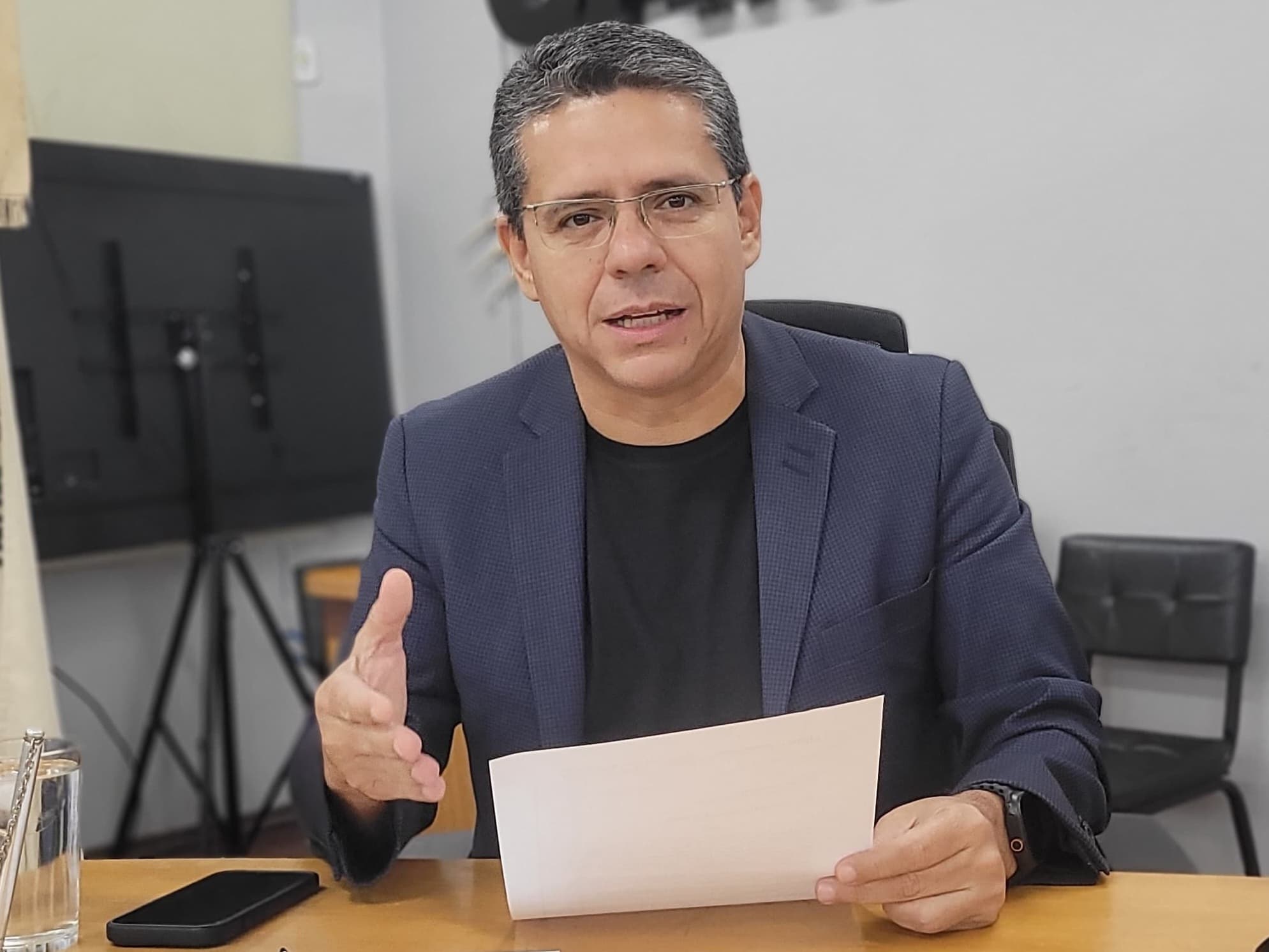 Alexandre reivindica serviços em cemitérios para o Dia de Finados