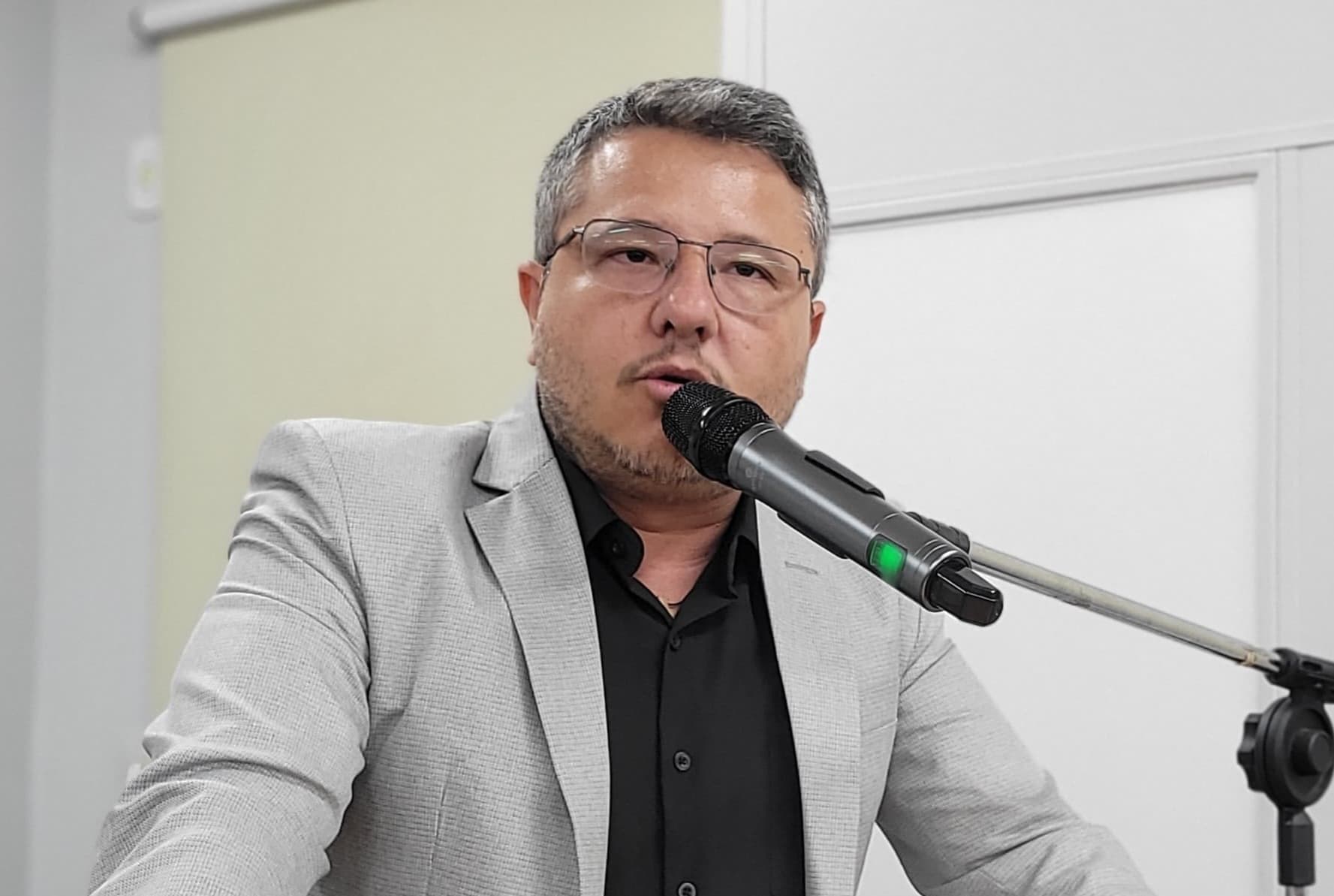 Matheus agradece autoridades por investimentos na modernização da rede de distribuição de água