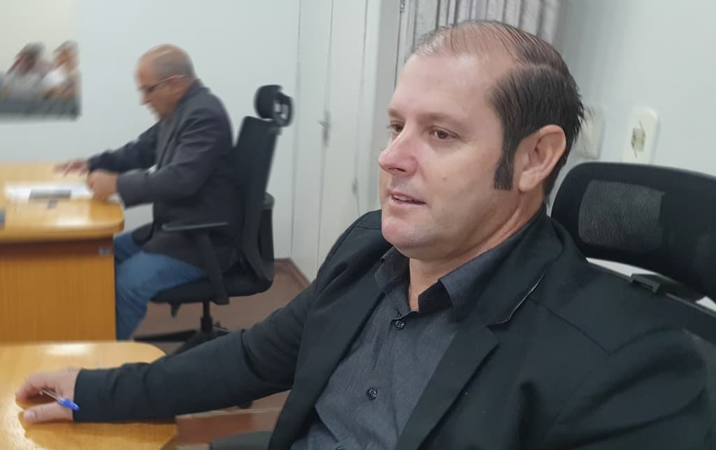 Vereador solicita obras de infraestrutura para atender bairros da cidade