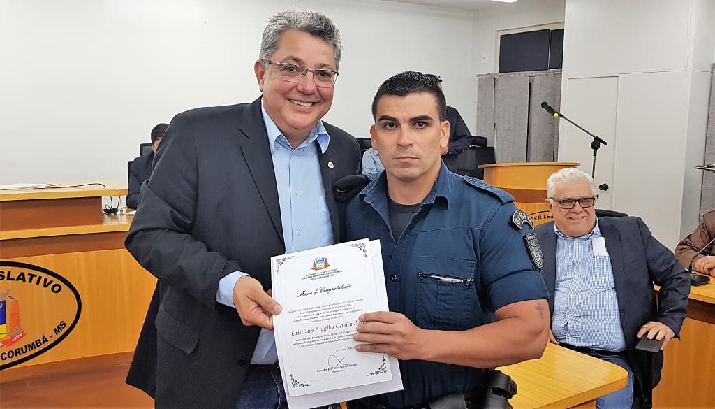 Câmara homenageia policiais militares por atos contra criminalidade
