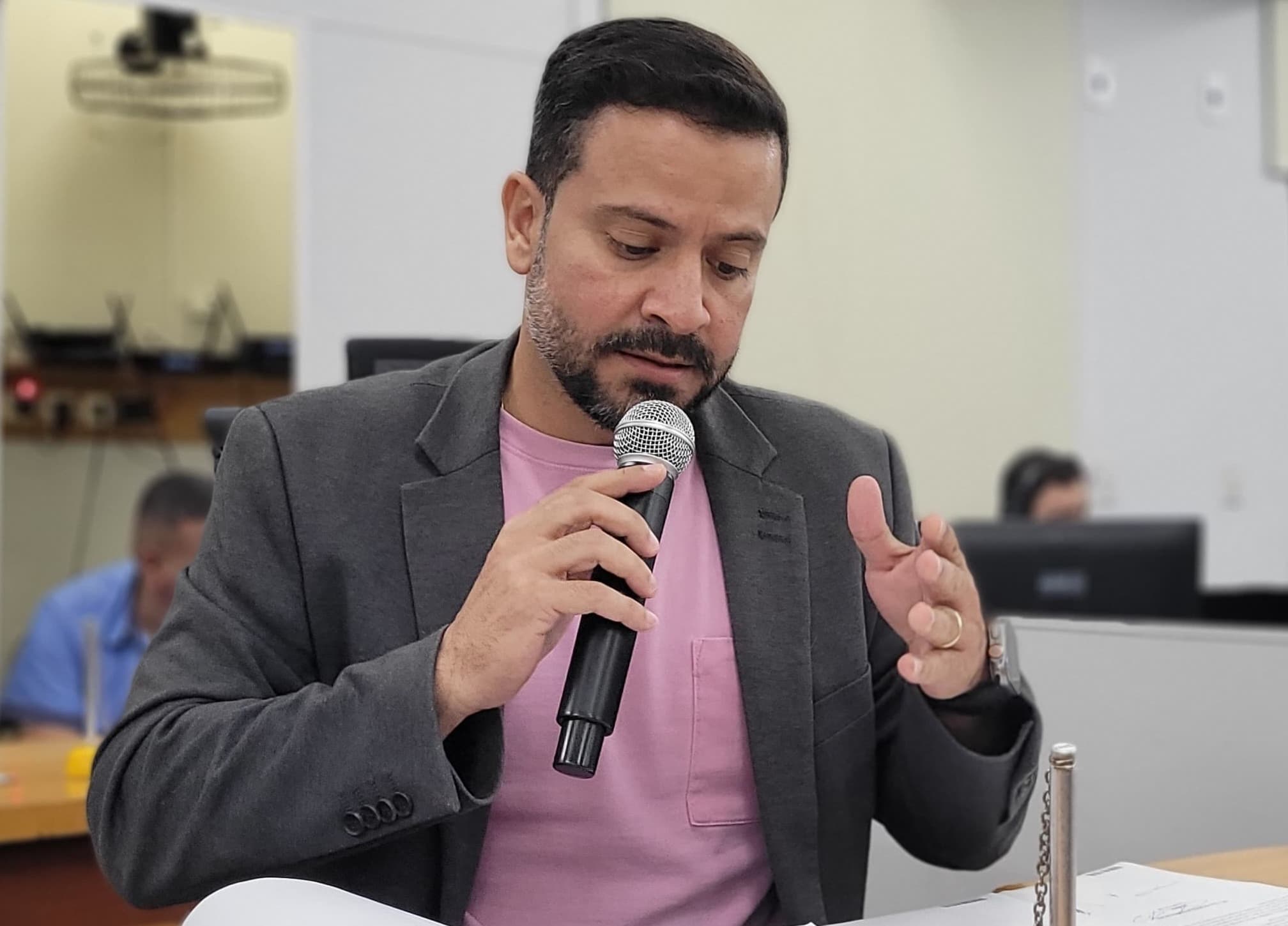 Elinho pede adicional de dedicação a engenheiros e arquitetos da Fundação de Meio Ambiente