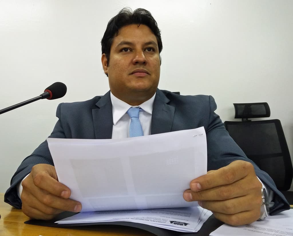 Vereador pede maior segurança em unidades de saúde e no Poliesportivo