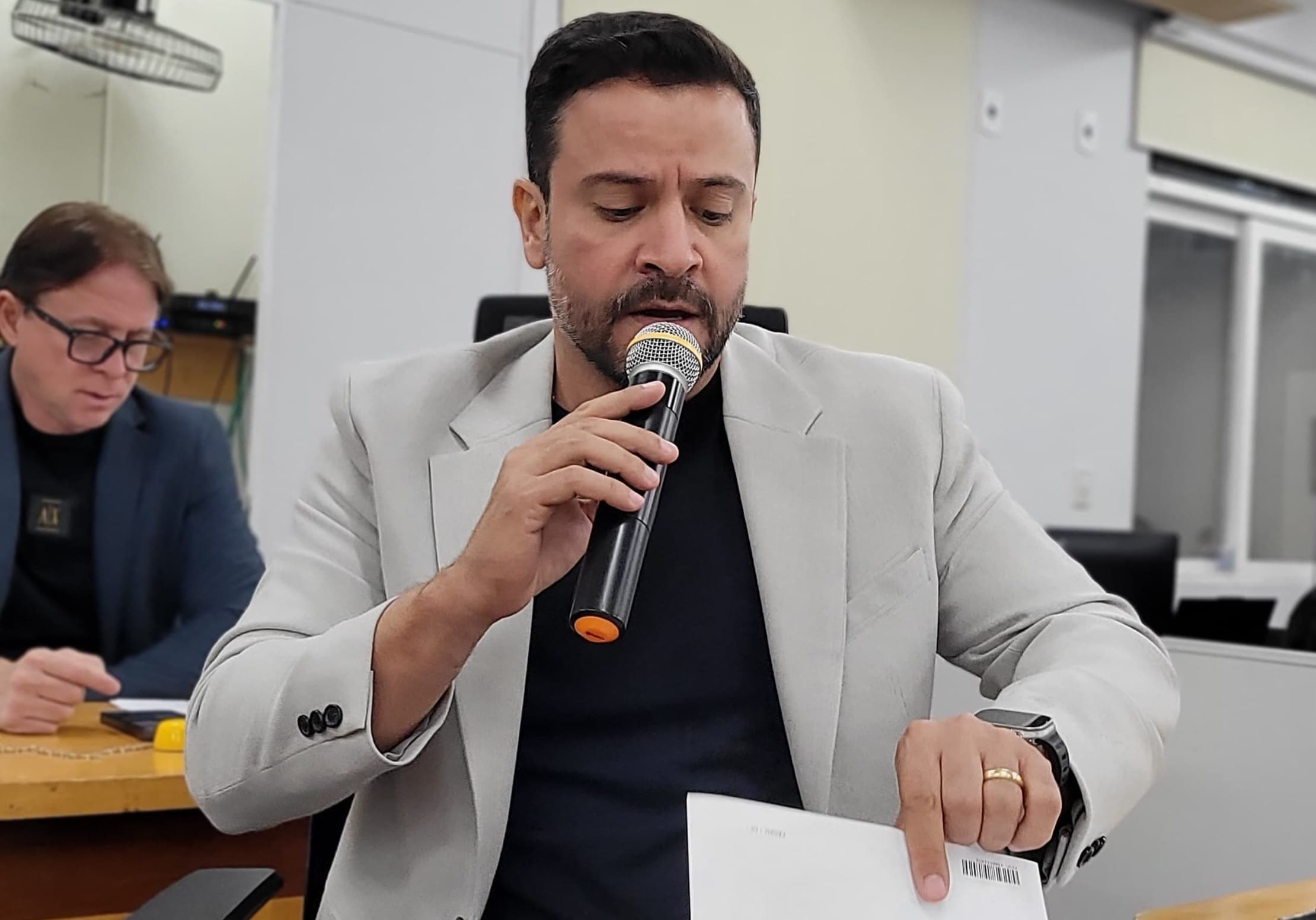 Elinho reivindica feira livre noturna para atender moradores do Ernesto Sassida