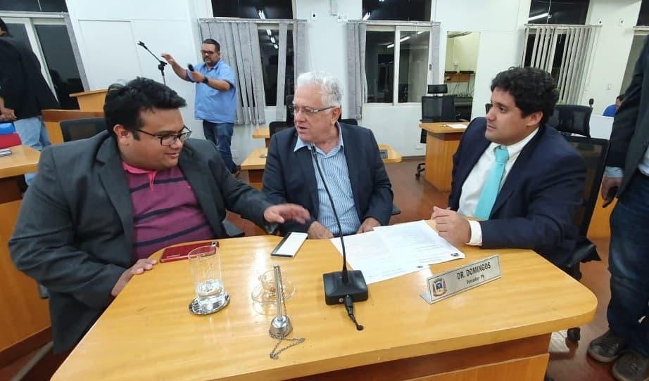 Vereadores querem trabalhadores em serviços essenciais no grupo de vacinação contra gripe
