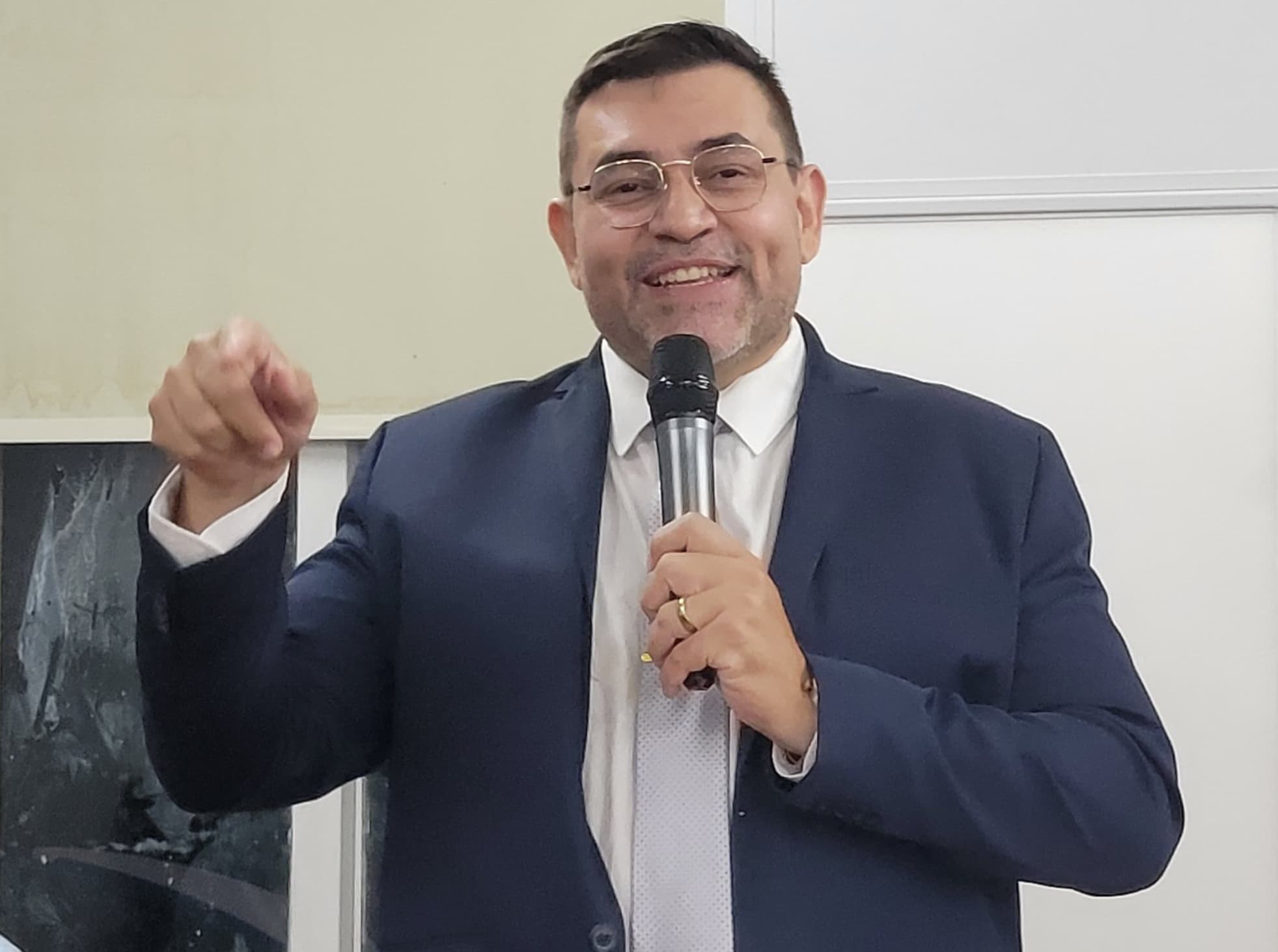 Kleiton Cruz promete muito trabalho por Corumbá, com sabedoria, equilíbrio e coragem