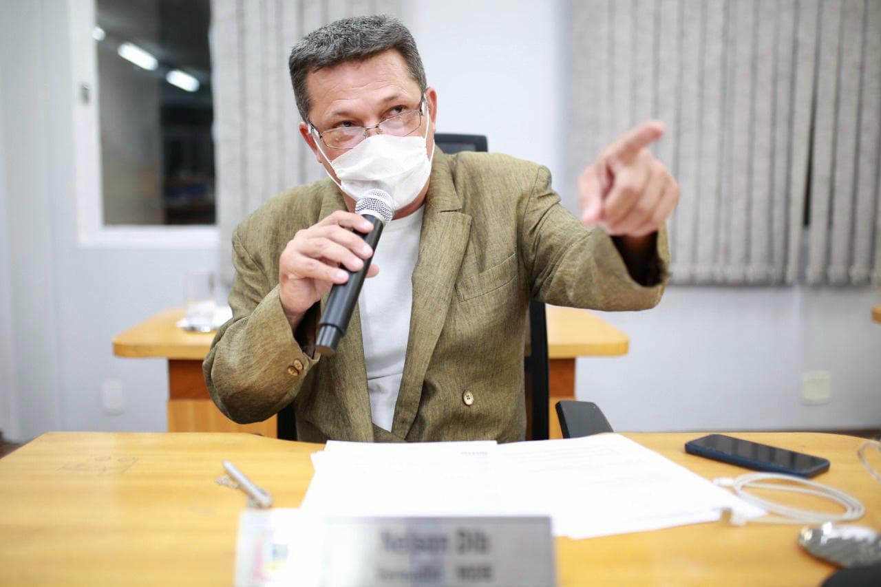 Na Câmara, vereador pede reajuste salarial para servidores da Educação