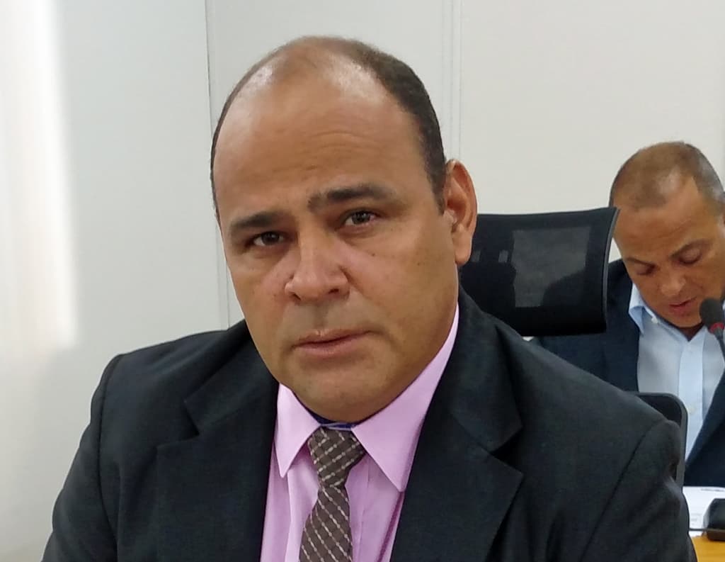Vereador André sugere linha de ônibus para atender Porto Esperança