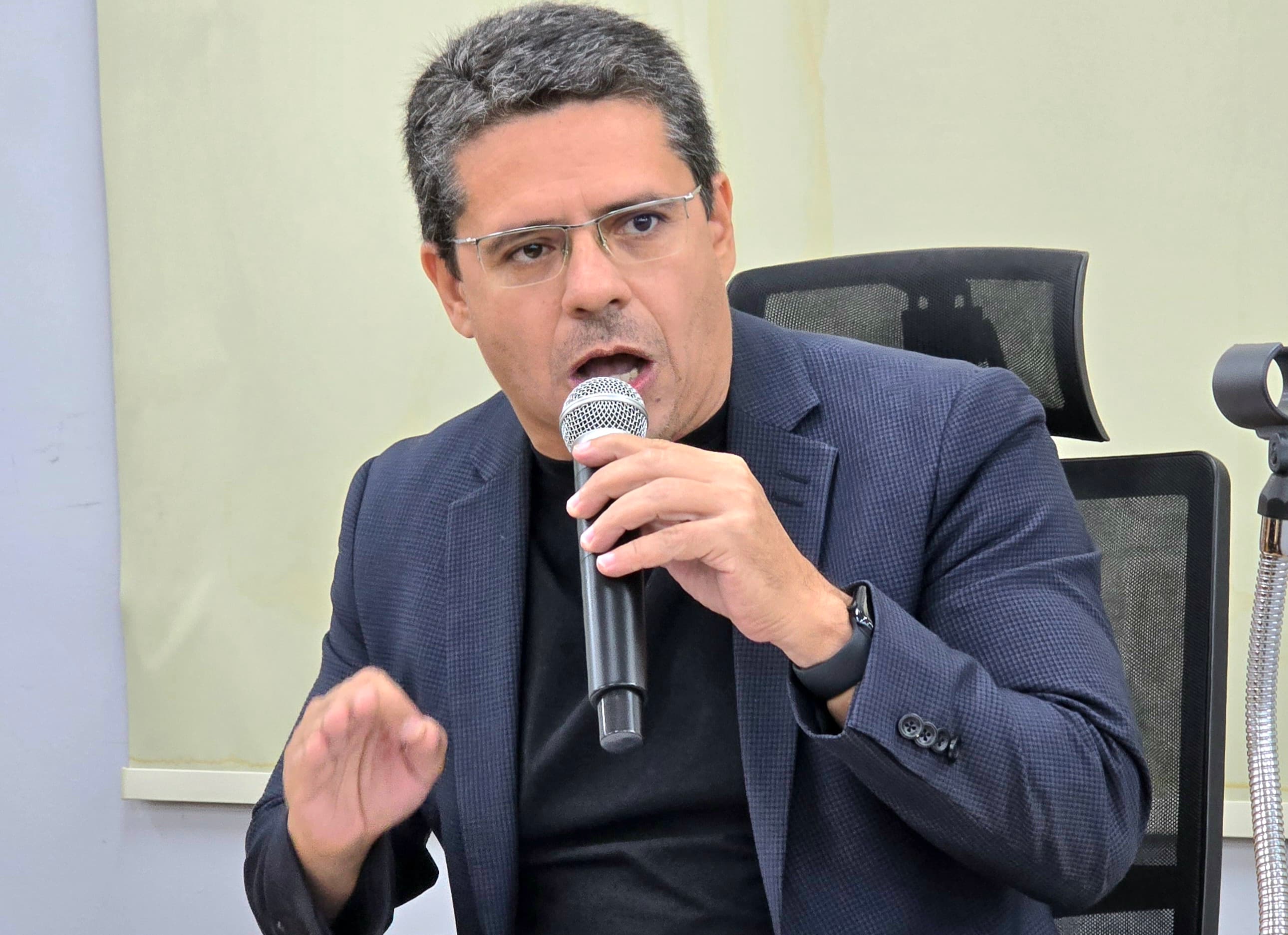 Na Câmara, Projeto de Lei fixa jornada de profissionais farmacêuticos em 30 horas semanais