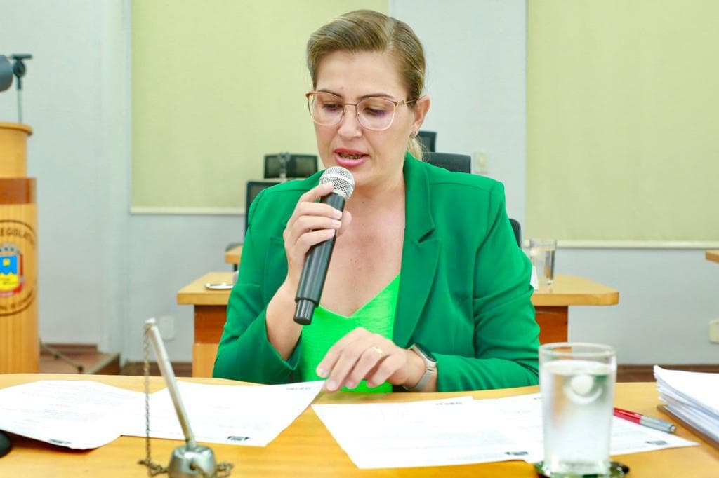 Vereadora busca informações sobre início da pavimentação do Cravo III
