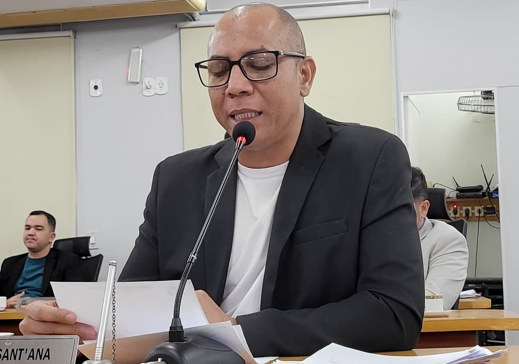 Hesley cobra relatórios de monitoramento e avaliação do Plano Municipal de Educação