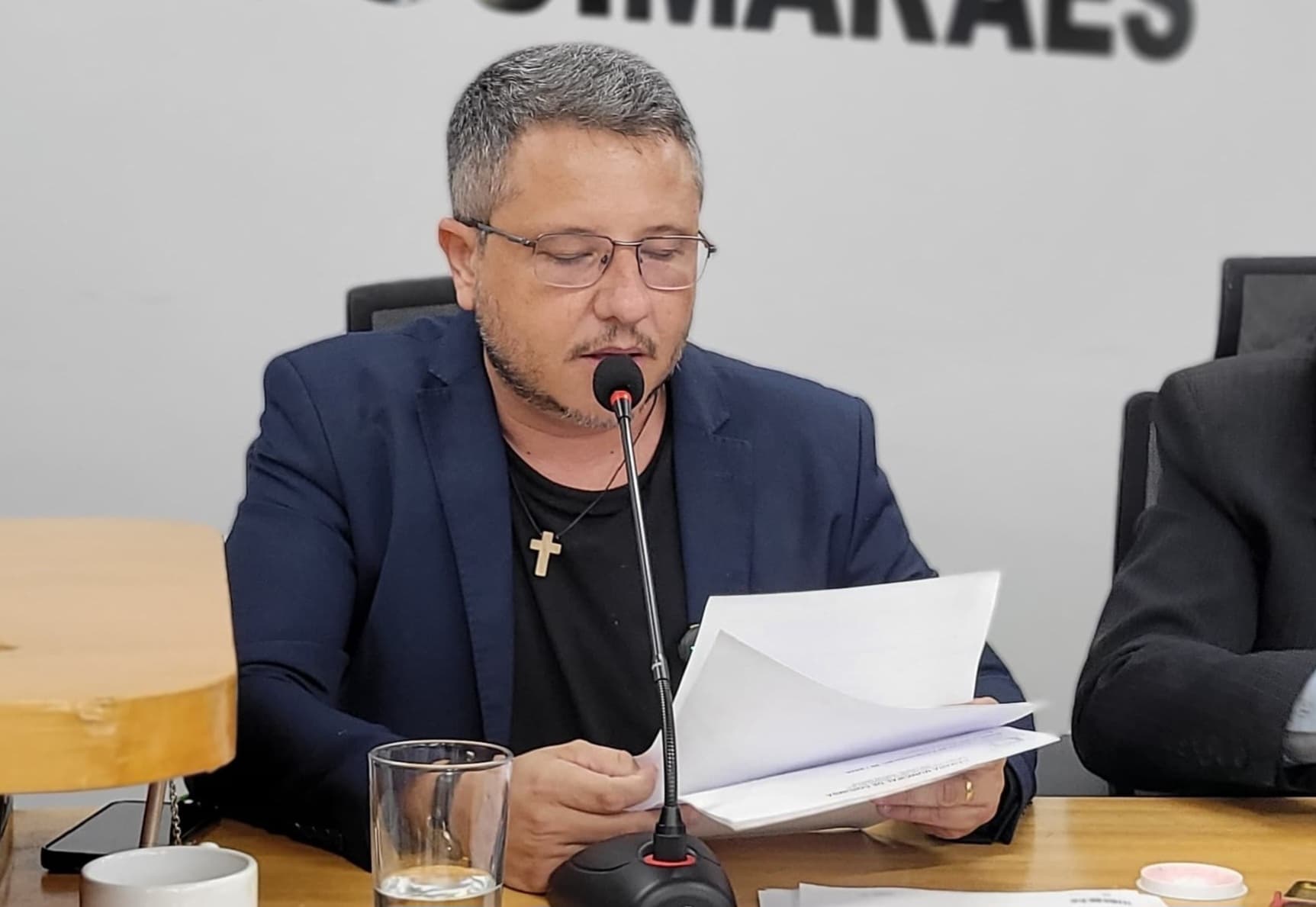 Matheus pede regulamentação da jornada de trabalho de profissionais da enfermagem