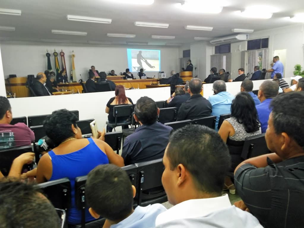 Câmara presta homenagem a policiais militares pelos 30 anos de trabalho