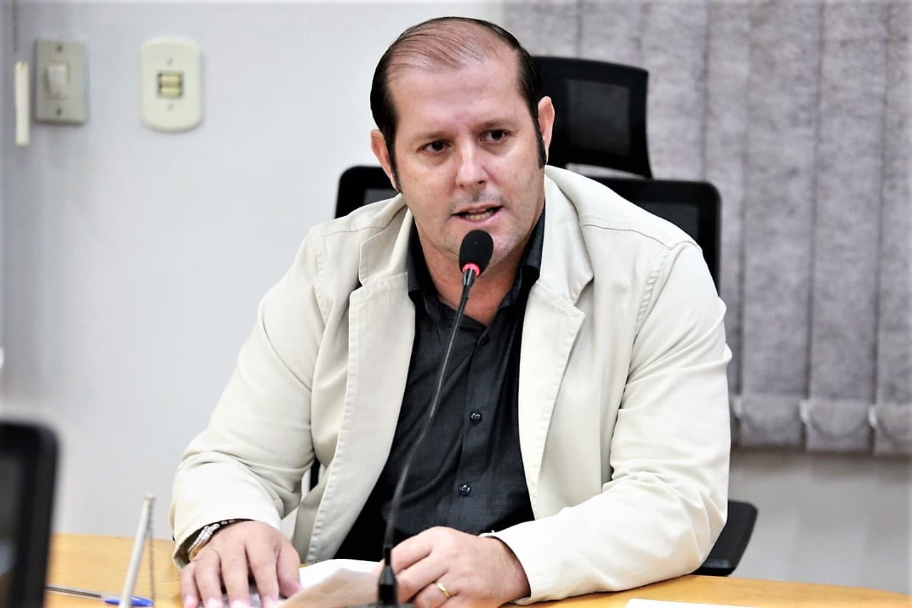 Vereador reivindica pavimentação de alameda localizada no centro
