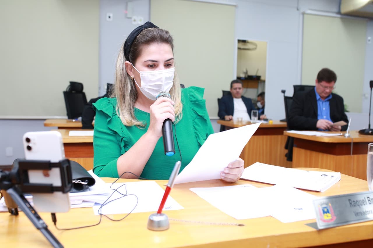 Vereadora busca informações sobre cumprimento de lei sobre absorventes higiênicos