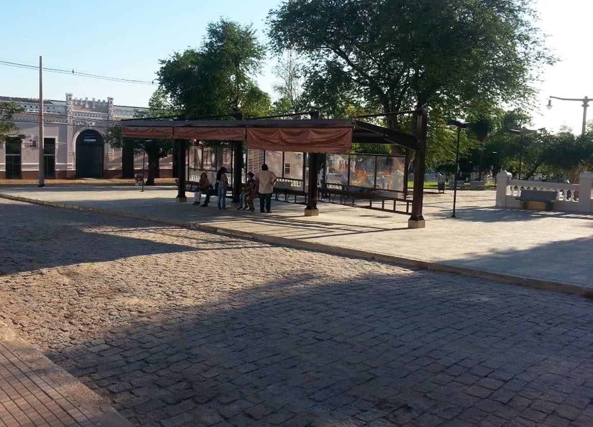Vereador reivindica readequação de ponto de ônibus da Praça da República