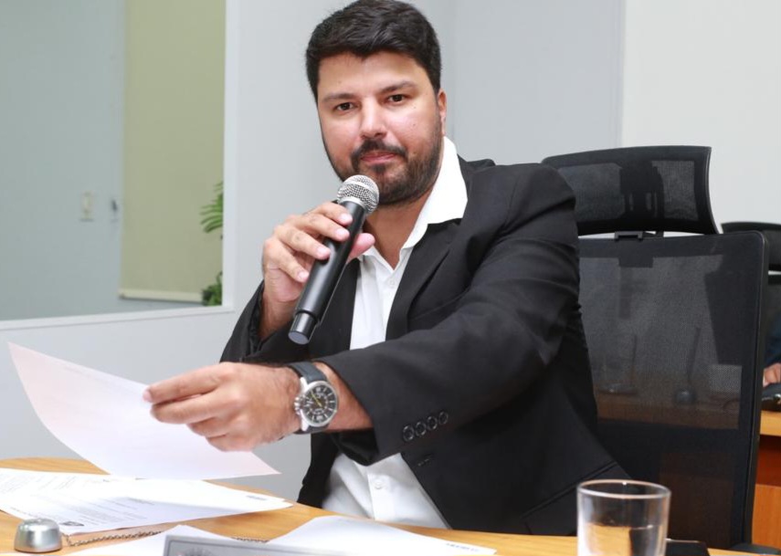 Vereador pede estudos técnicos para pavimentação da Rua Sargento Aquino