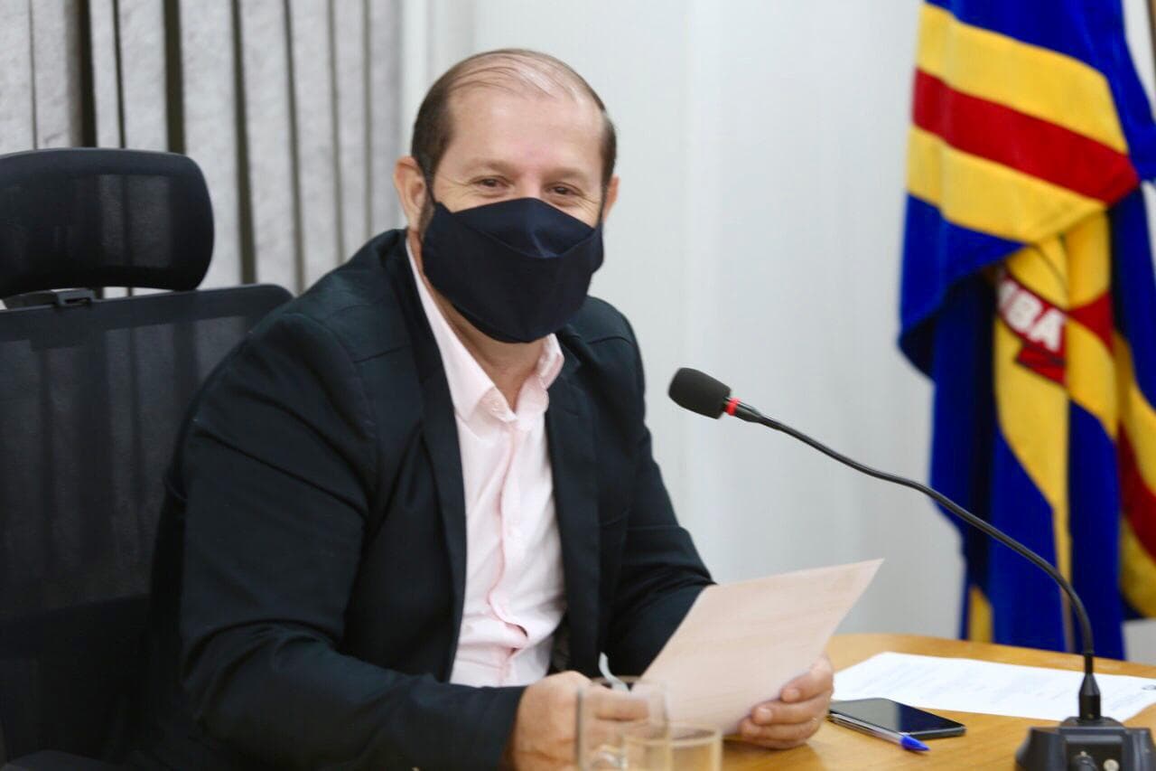 Vereador pede recuperação de pavimento em via da parte alta da cidade