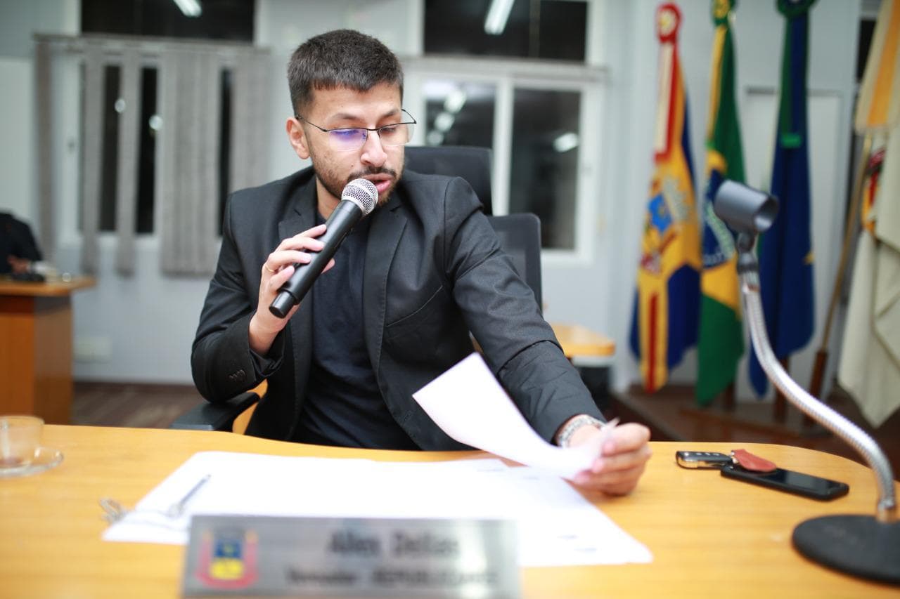 Vereador pede informações sobre andamento do projeto da área azul