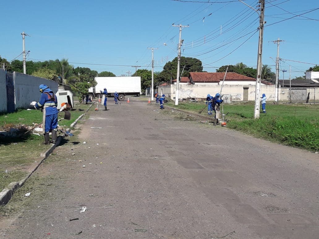 Prefeitura atende solicitação de vereador e realiza limpeza no Maria Leite