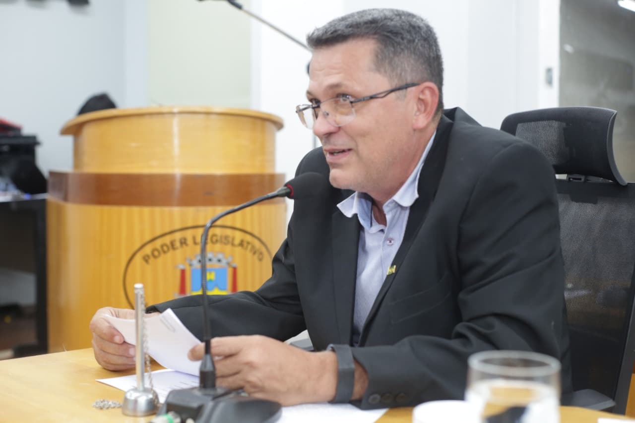 Vereador pede fiscalização para coibir tráfego de veículos pesados no centro e em vias proibidas