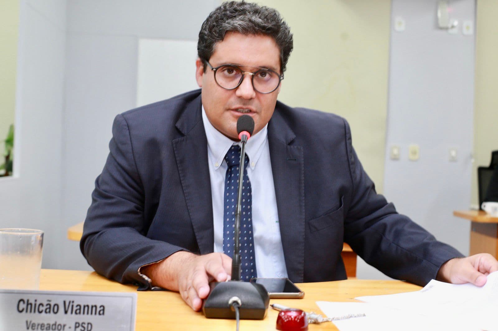 Na Câmara, vereador sugere semáforos sincronizados em vias expressas da cidade