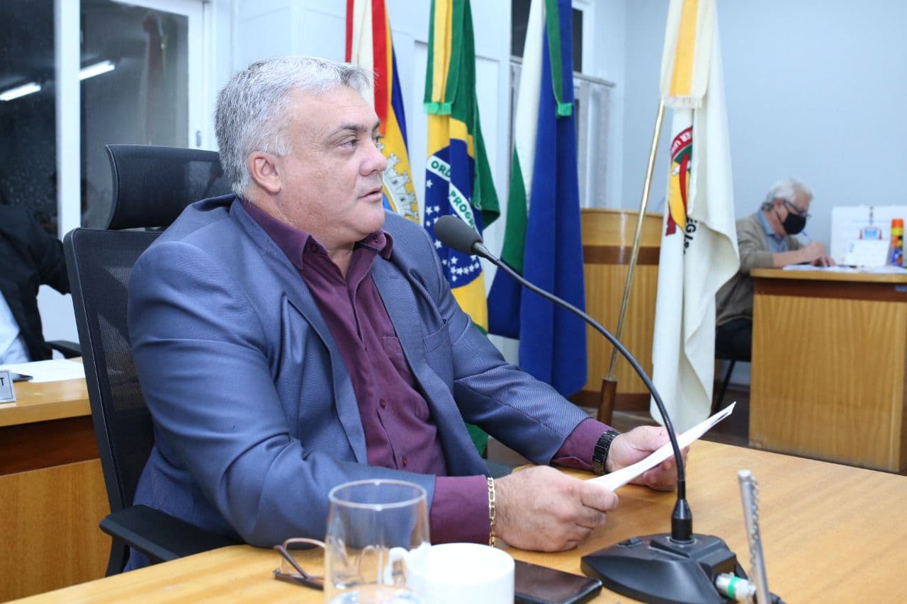 Vereador pede água e esgoto para atender comunidade do Jardim dos Estados