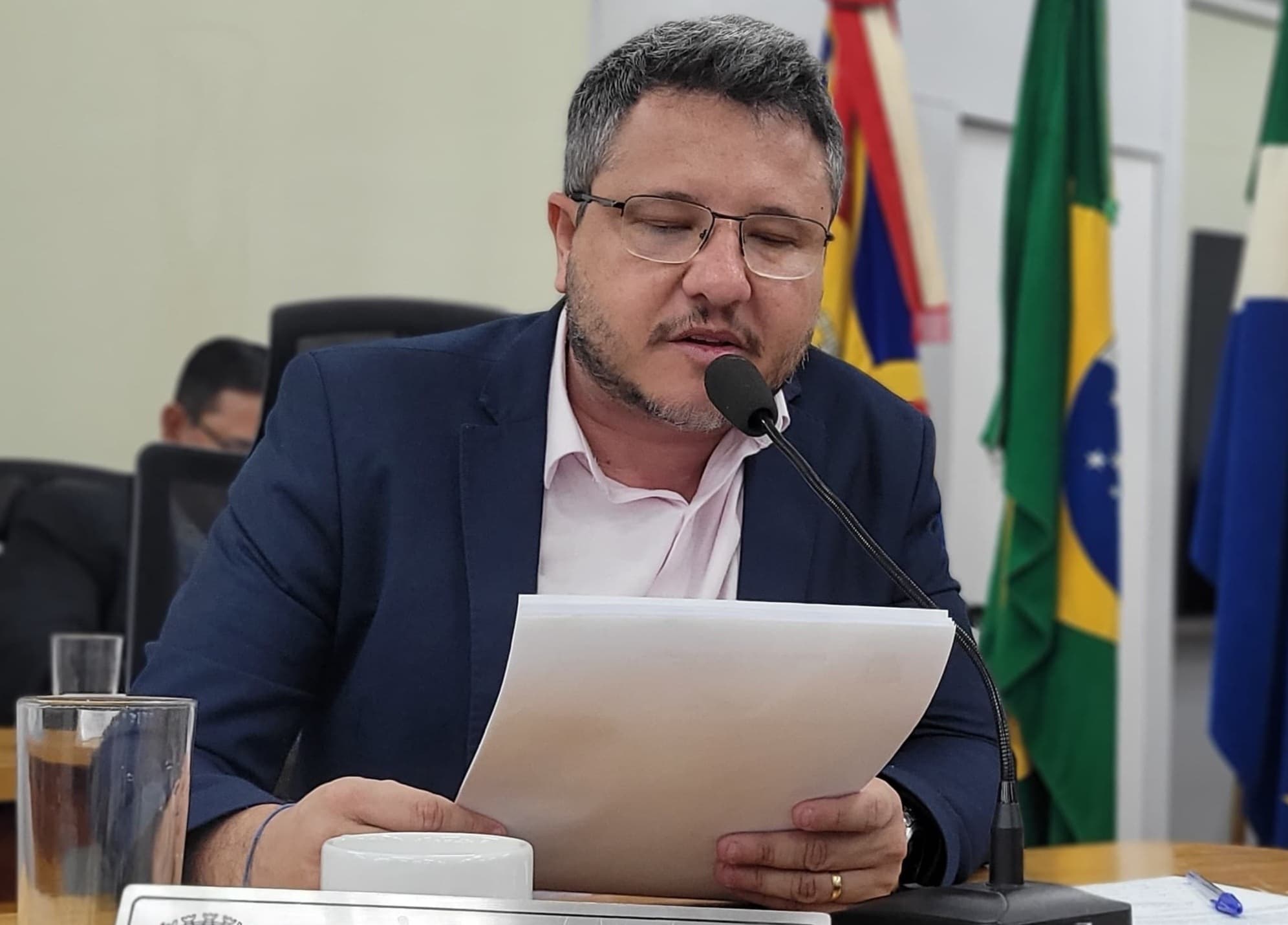 Cazarin sugere que Prefeitura assuma calçamento de vias e passeios públicos na cidade
