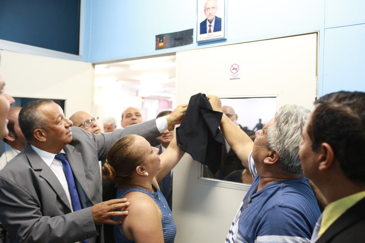 No Dia do Servidor, Câmara inaugura Plenário “Dr. Léo de Medeiros Guimarães”
