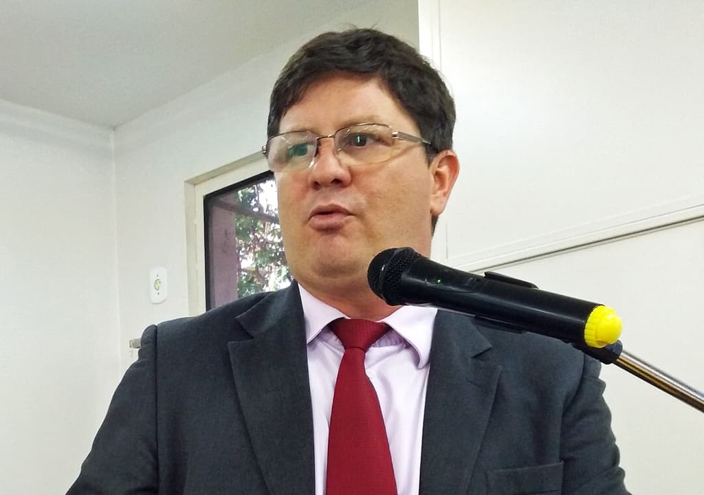 Vereador solicita recuperação de alameda no Bairro Cristo Redentor