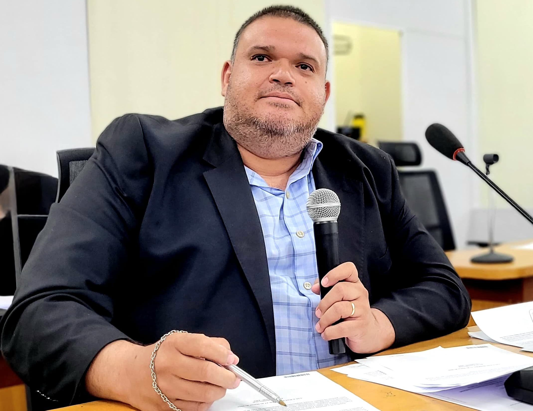 Jovan pede desobstrução de boca de lobo existente no Bairro Universitário