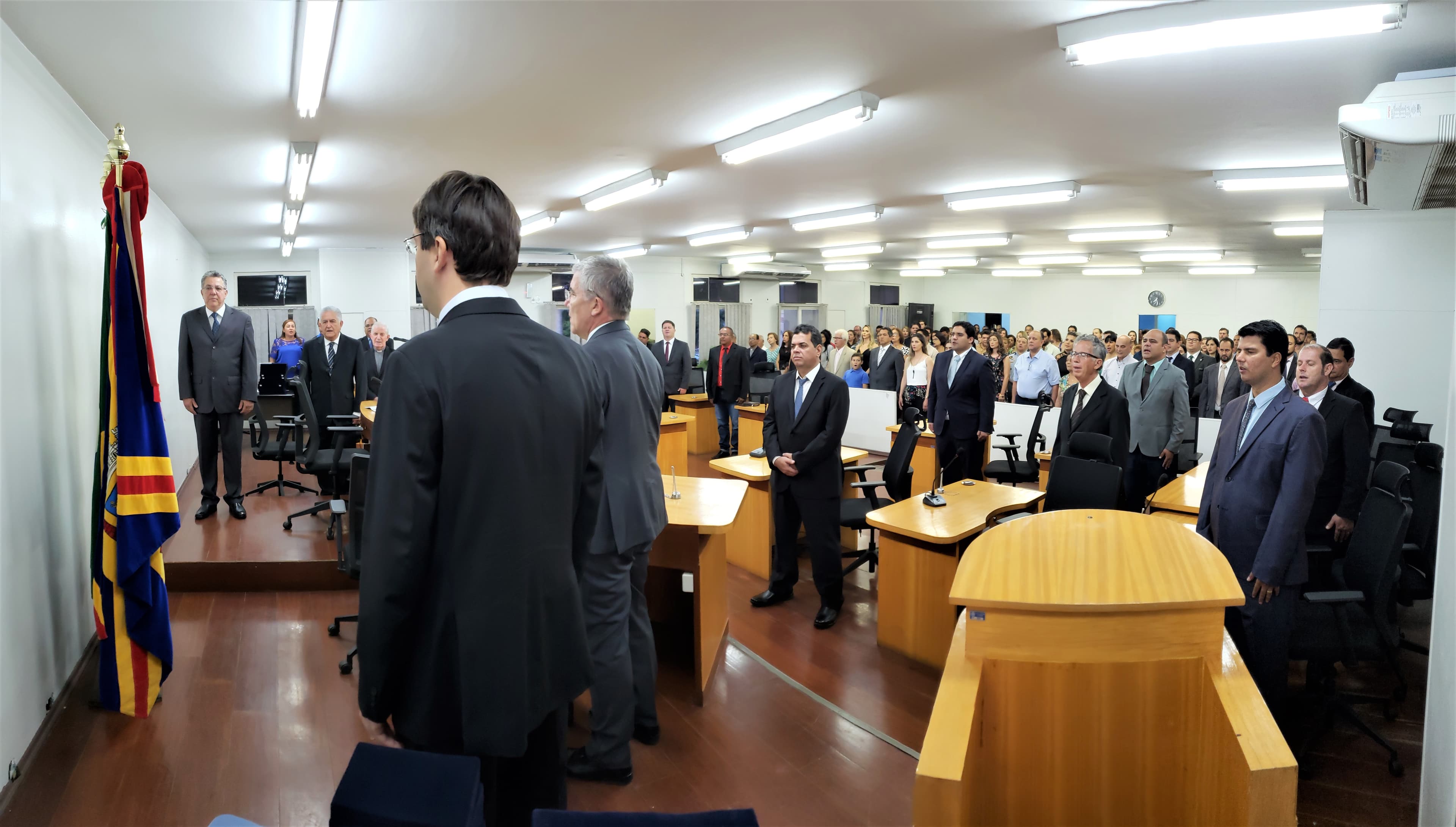 Sessão Solene marca homenagem às pessoas que ajudam Corumbá desenvolver