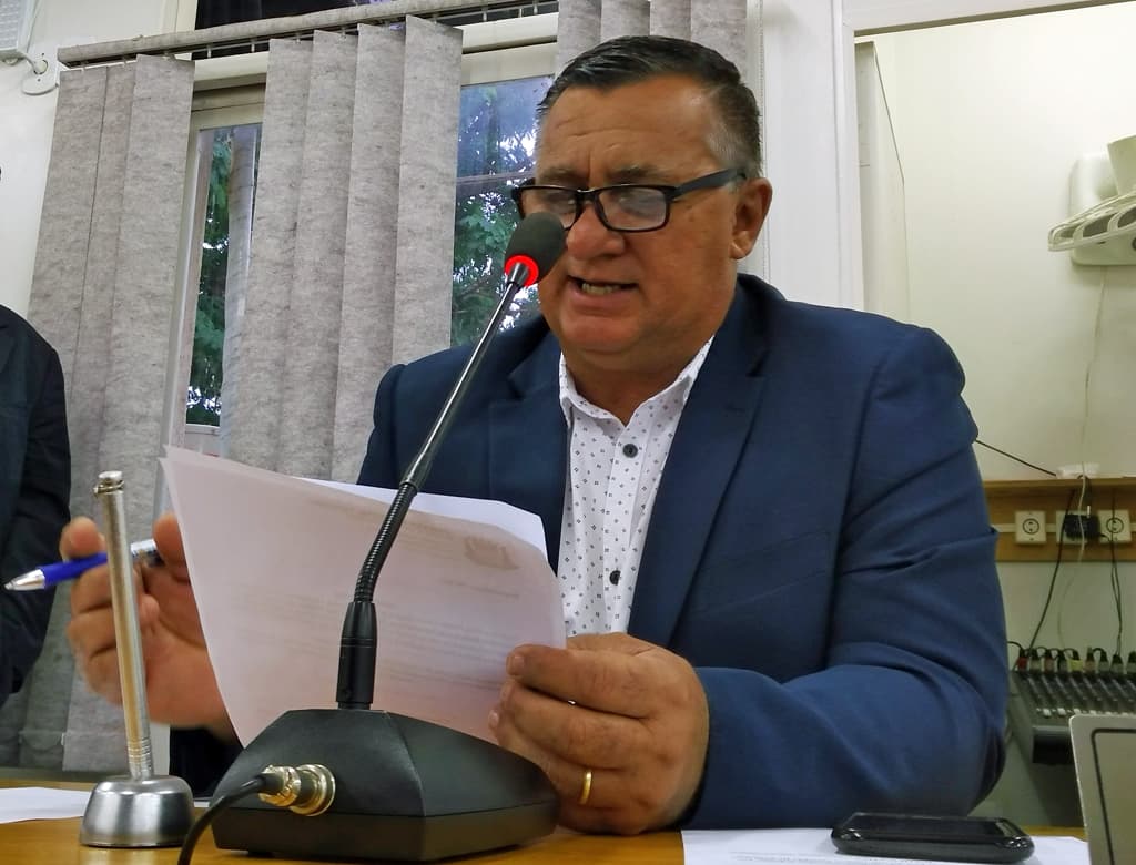 Vereador pede informações para acompanhar serviços de limpeza na cidade