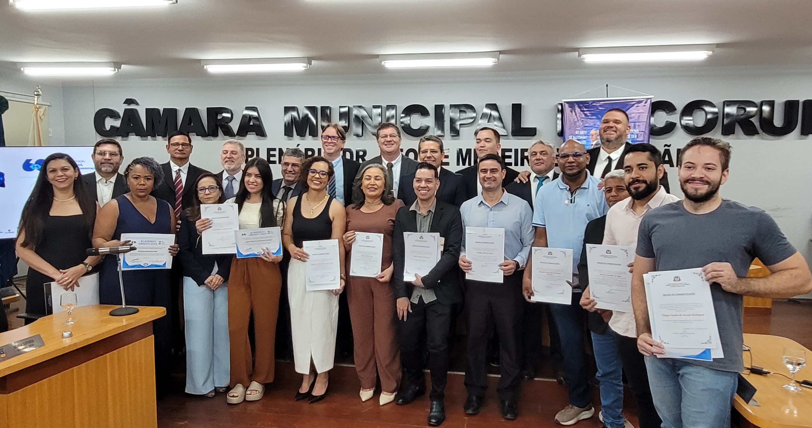 Jubileu de Diamante da Administração no Brasil é celebrado com homenagens na Câmara
