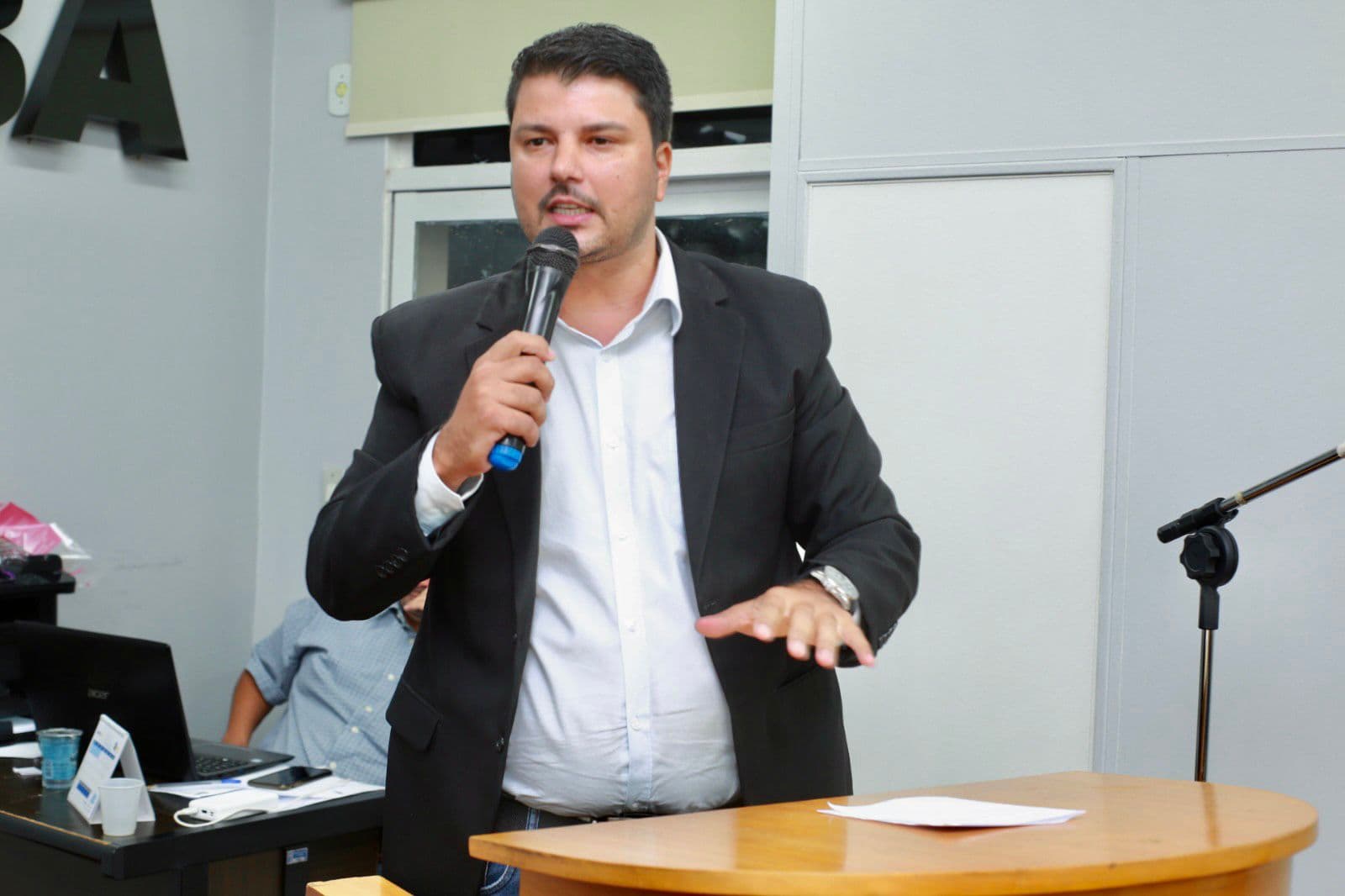 Vereador pede apoio da bancada federal para envio de inseticida à região