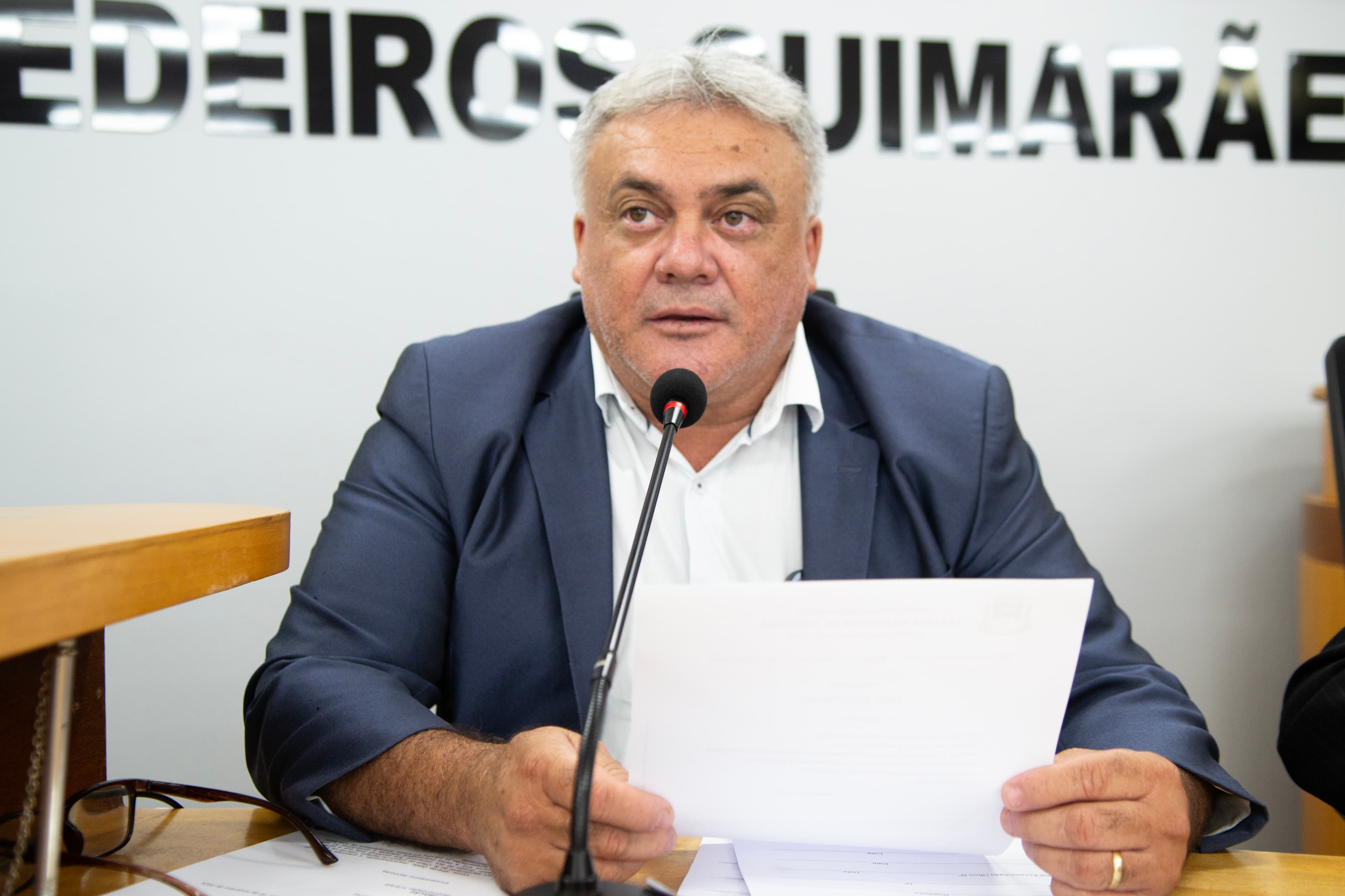 Genilson pede recuperação de pavimento após intervenção da Sanesul