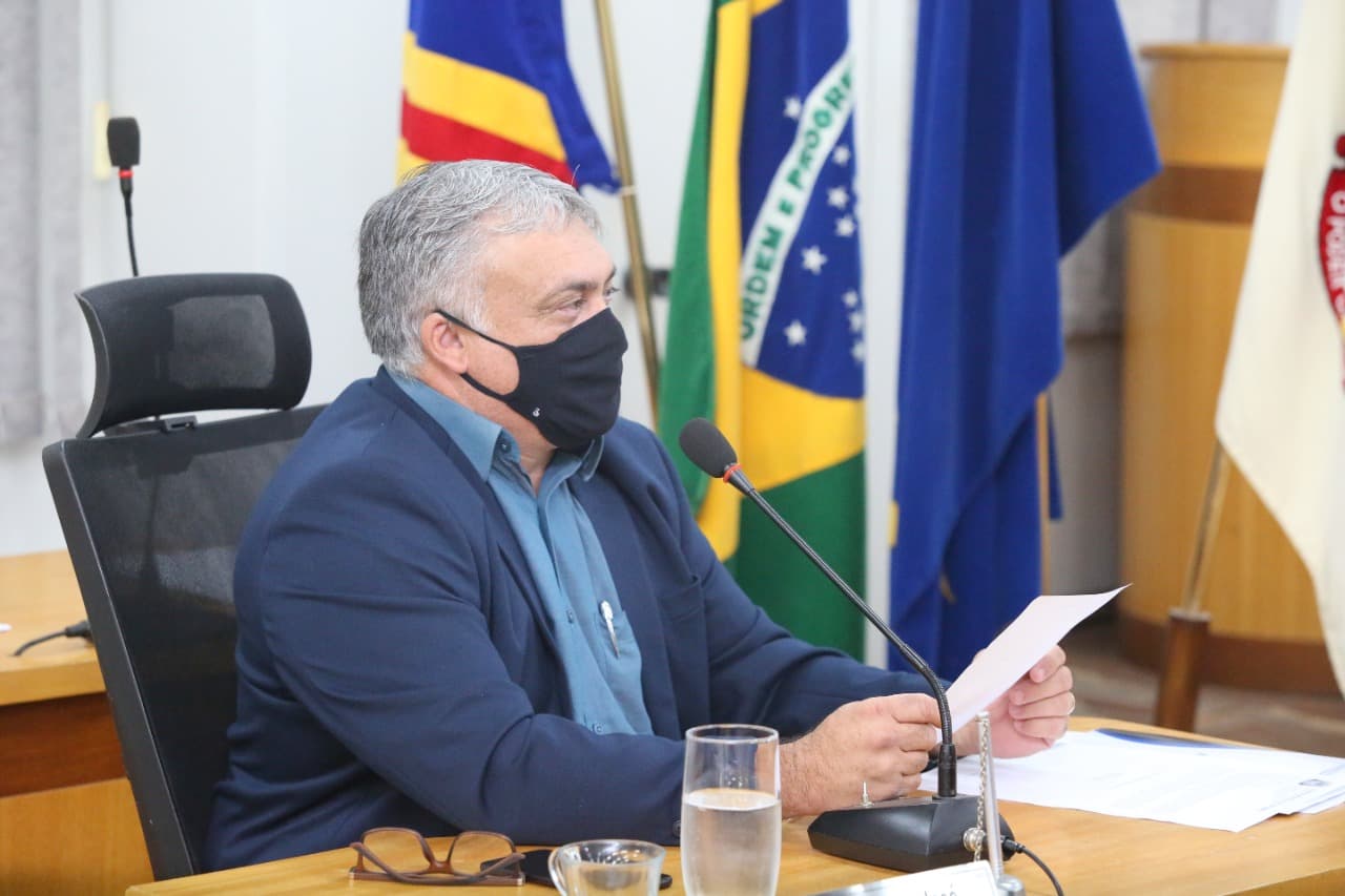 Vereador cobra recuperação de vias públicas após intervenção da Sanesul