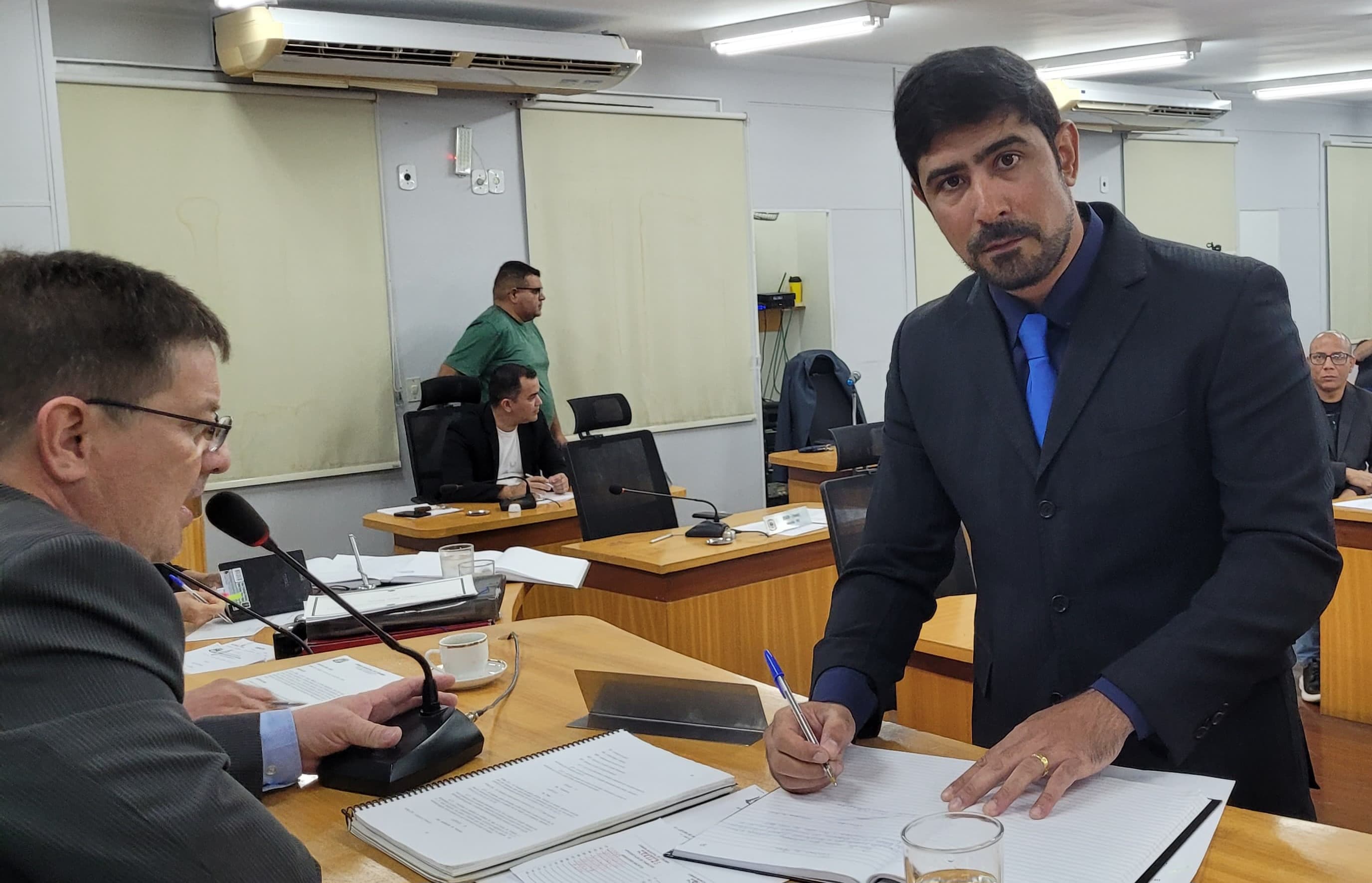 Após posse, Pietro anuncia afastamento para continuar no comando do Procon Municipal