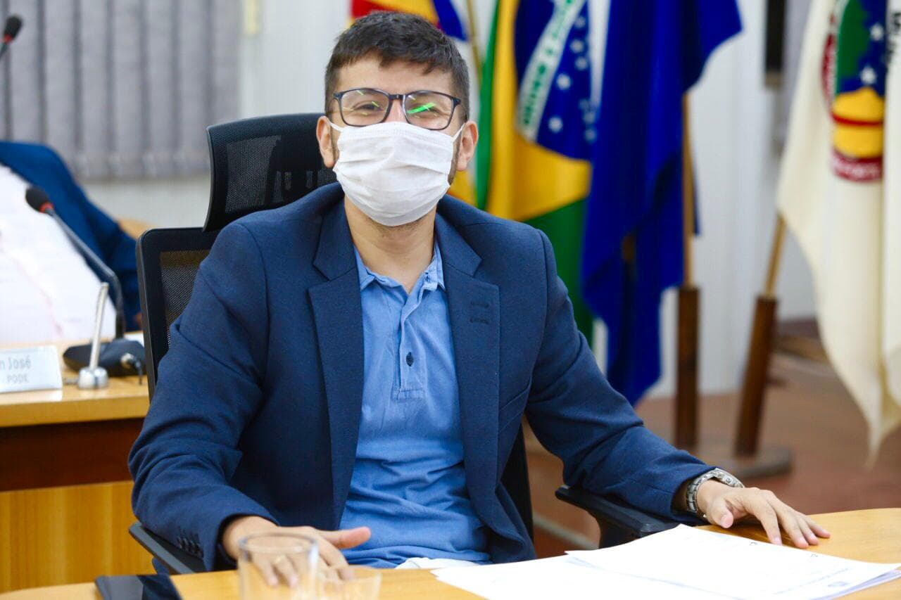 Vereador pede melhor segurança de trânsito em via localizada na área central da cidade