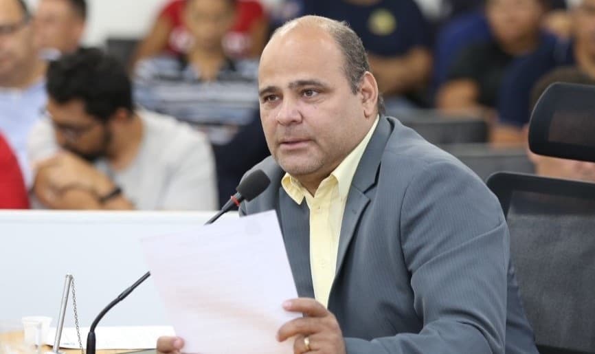 Na Câmara, vereador pede lajotamento de alameda no Conjunto Guanã
