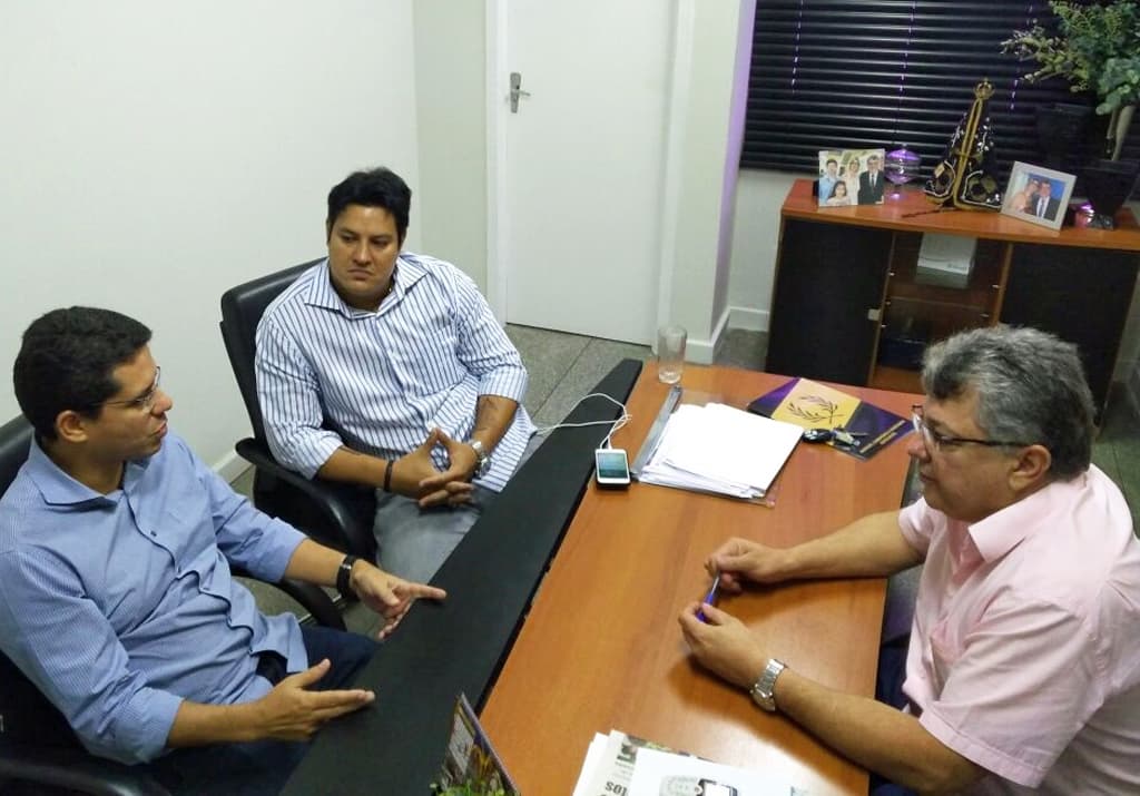 Evander e Rufo recebem presidente do Conselho de Telefonia Fixa do CO