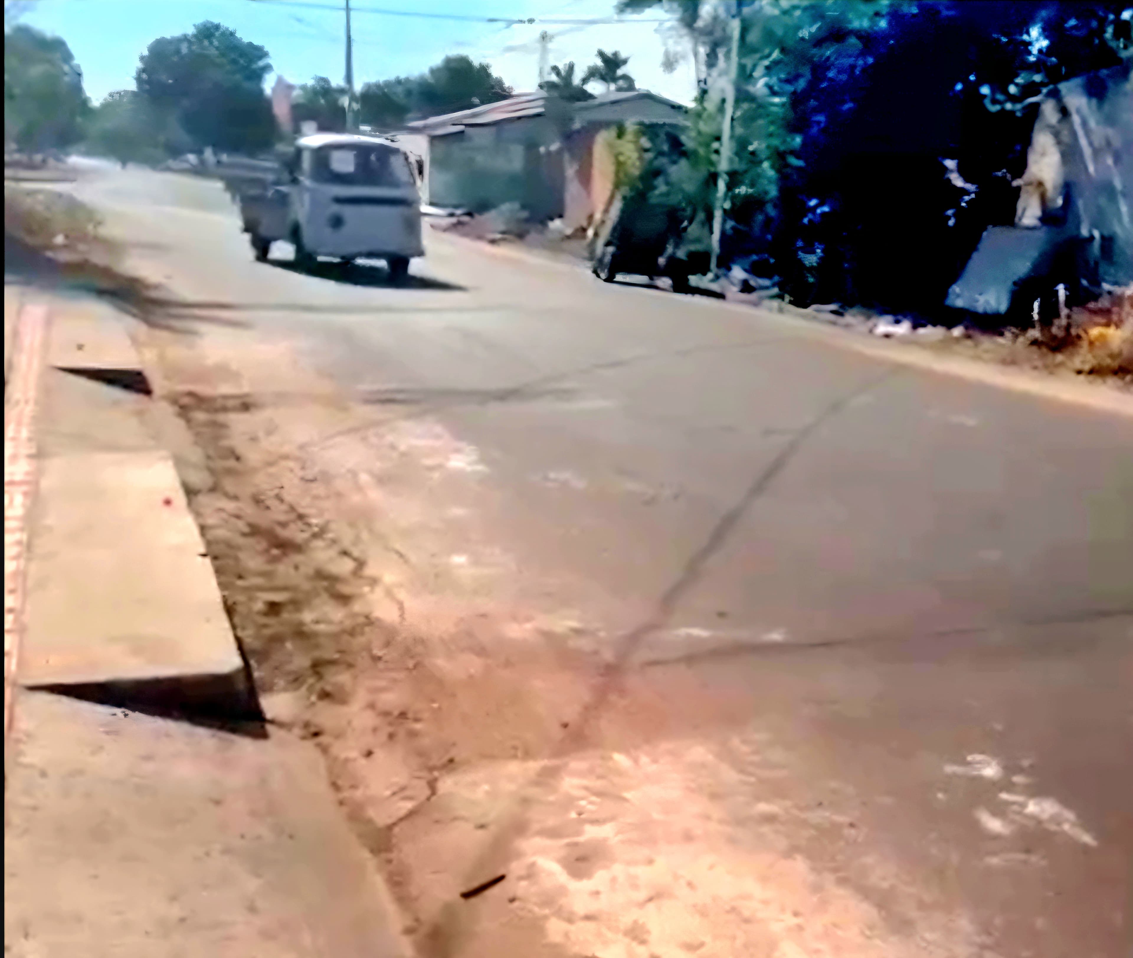 Recapeamento de trecho da Rua Luiz Feitosa é solicitada pelo vereador Allex Dellas
