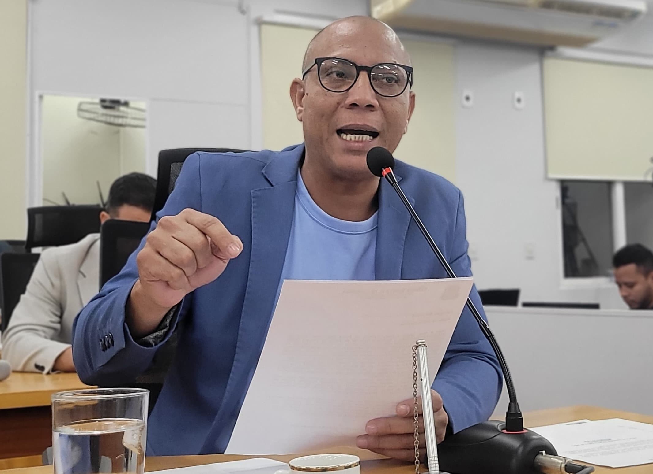 Hesley sugere estudos para aproveitamento de professores em toda a região do Município
