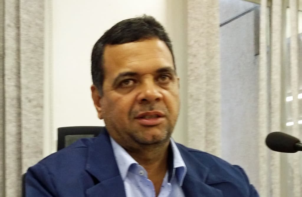 Vereador Baianinho pede uma quadra de vôlei de areia na General Dutra