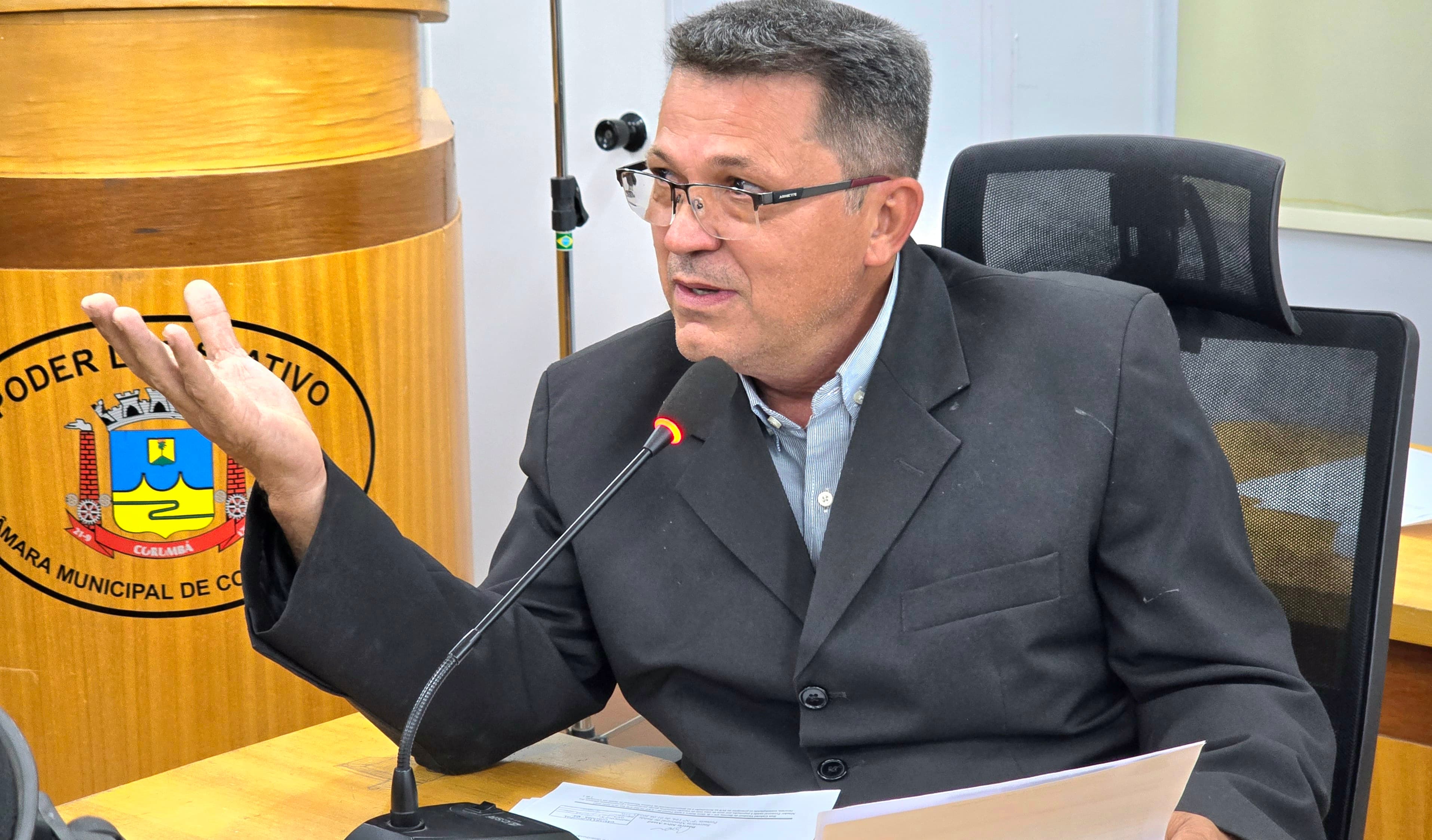 Vereador pede informações sobre carga horária estabelecida em concurso Público