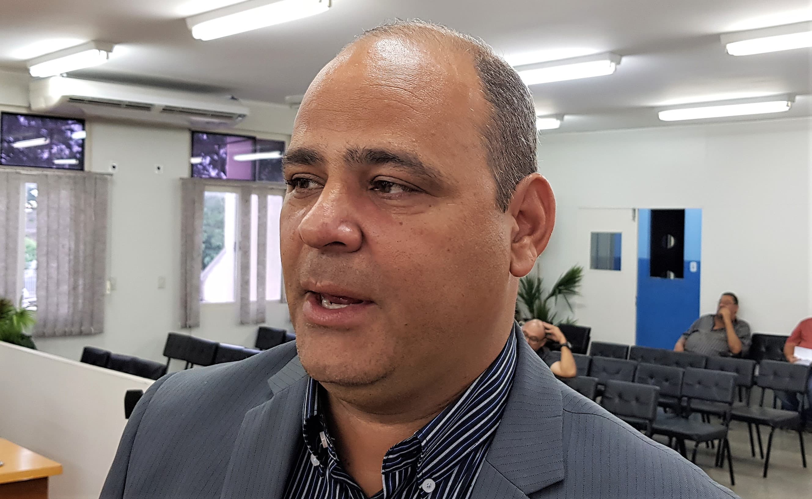Vereador cobra melhor estrutura do INCRA e entrega de títulos das propriedades
