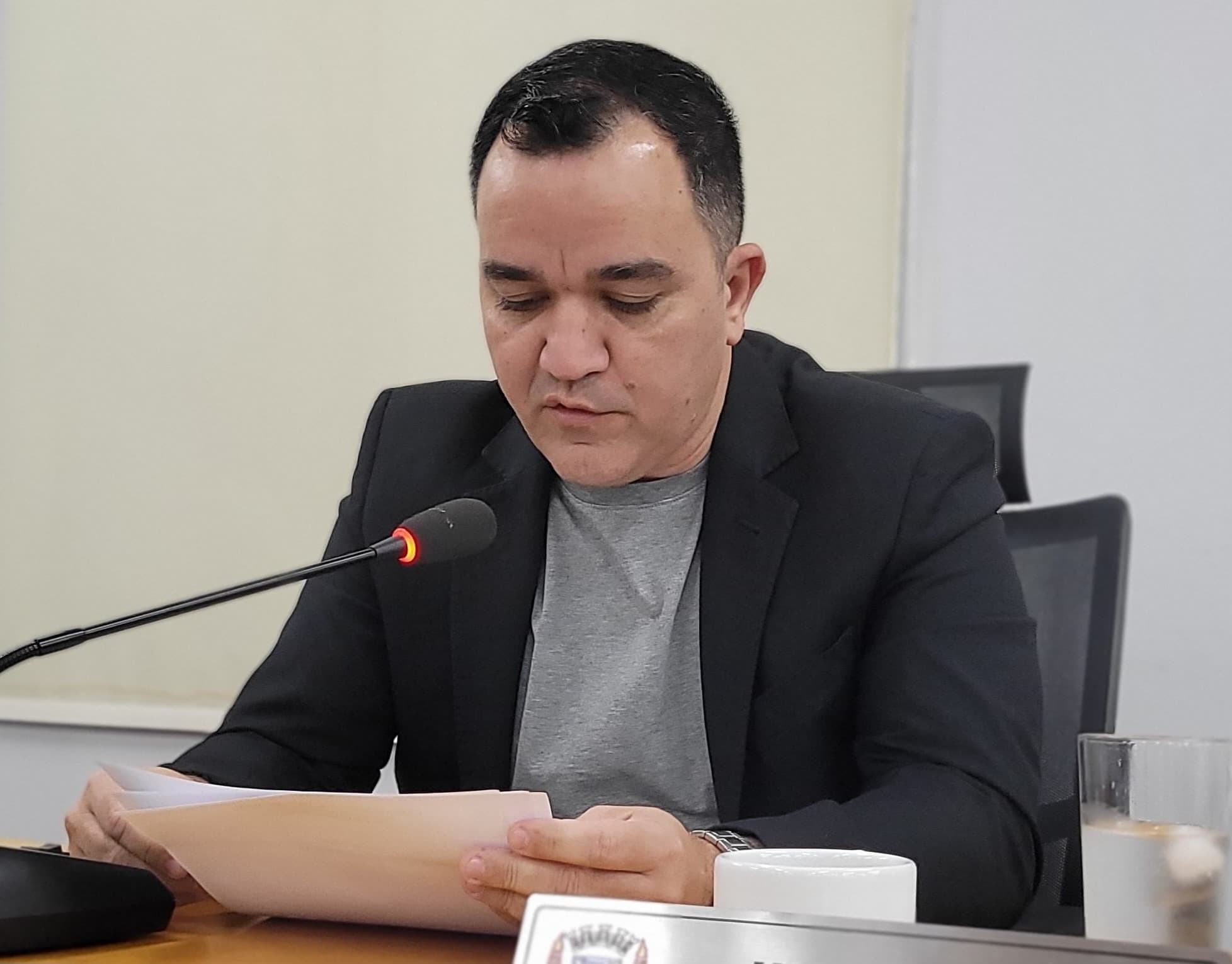 Marcelo sugere mais transparência nos processos de contratações de estagiários
